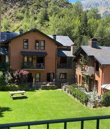 Fantastico Piso Con Terraza En Valle De Benasque Appartement